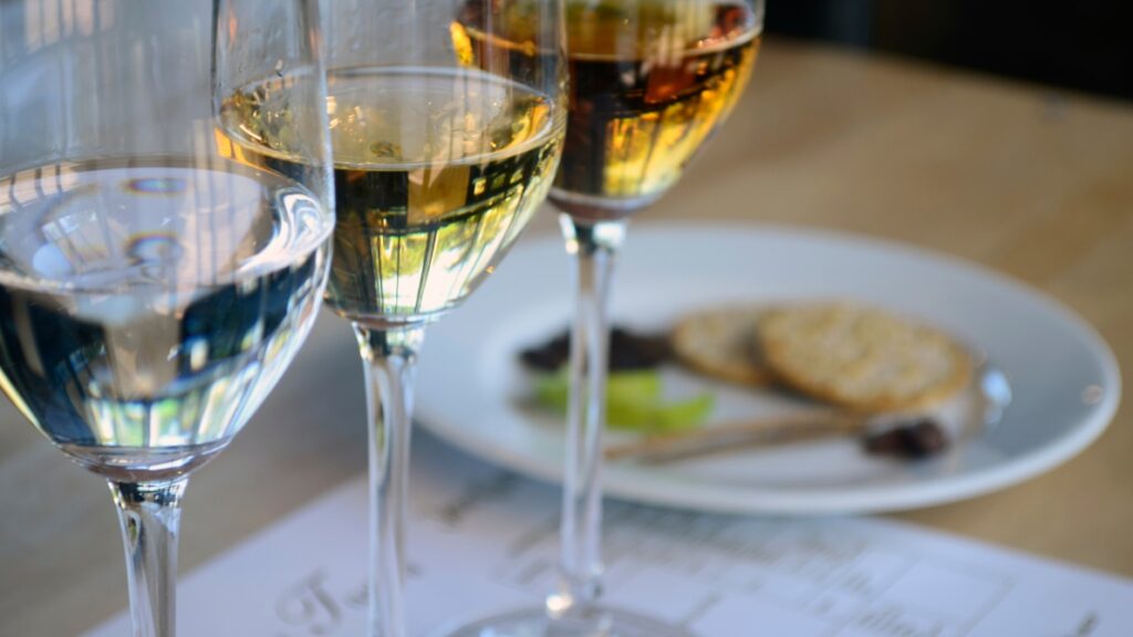 <img src="tequila-tasting.jpg" alt="Degustação de Tequila Riviera Nayarit">