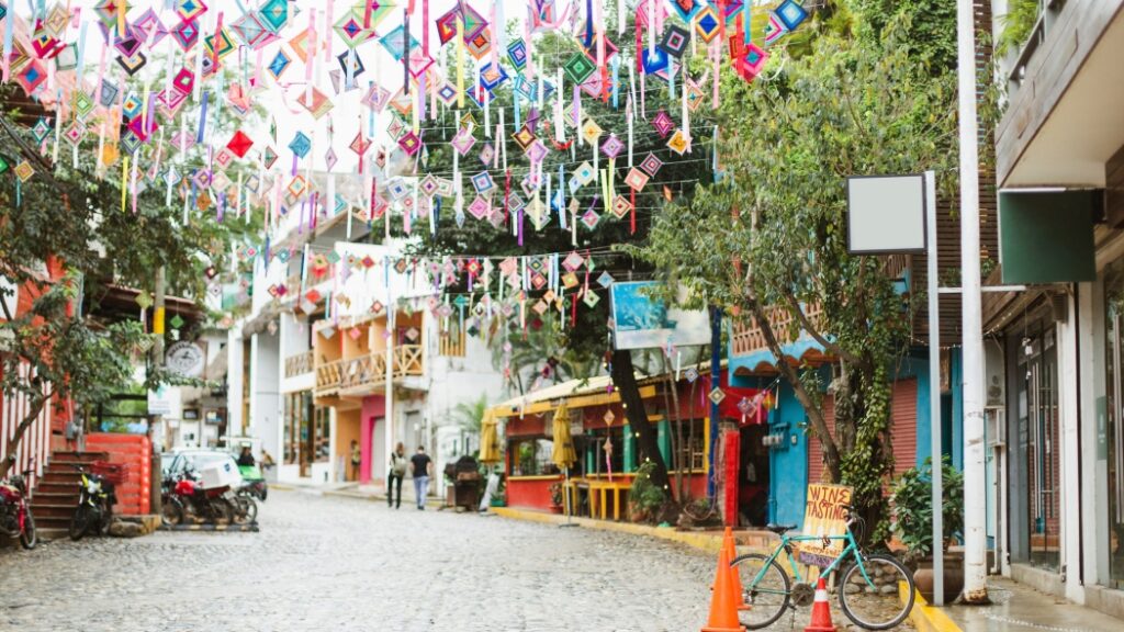 <a href="RivieraNayarit.html">
<img decoding=