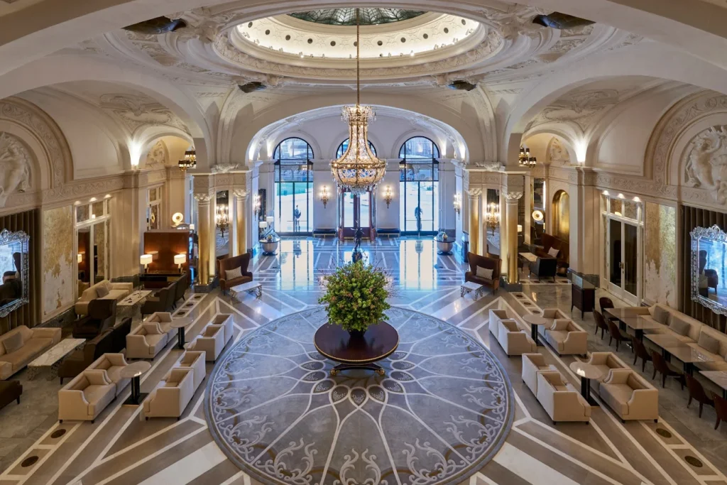 Saguão do Hôtel de Paris