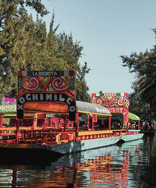 Trajinera_canal_xochimilco_Mexico_City Trajinera_canal_xochimilco_Mexico_City